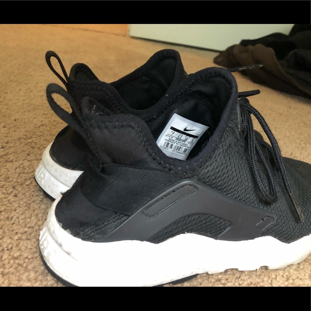 Black air huarache